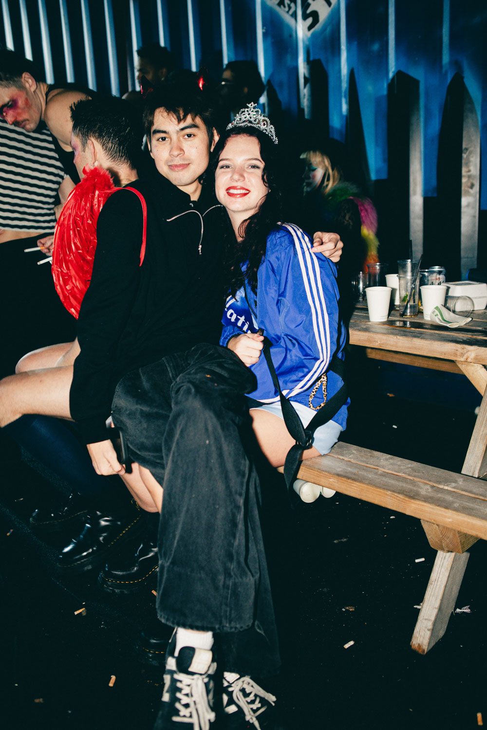 EliseShauna_HOWLOWEEN-04_hztxn4