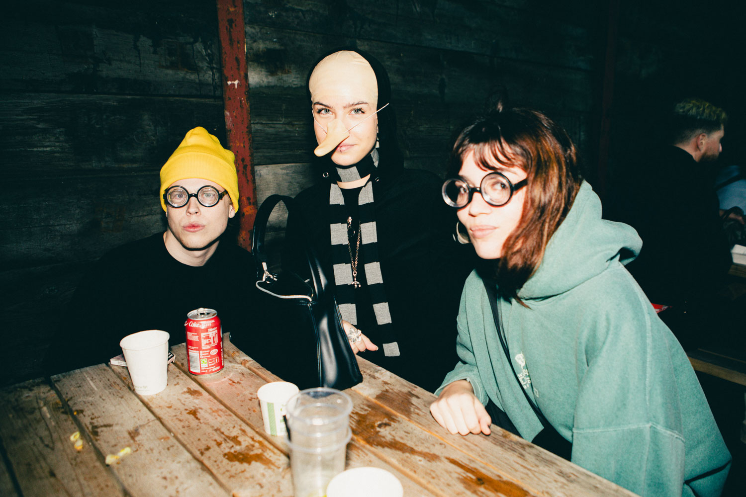 EliseShauna_HOWLOWEEN-09_mzm9qy