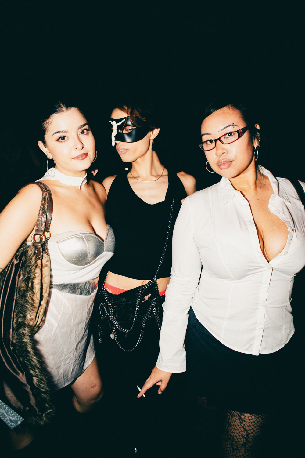 EliseShauna_HOWLOWEEN-11_ypth0j