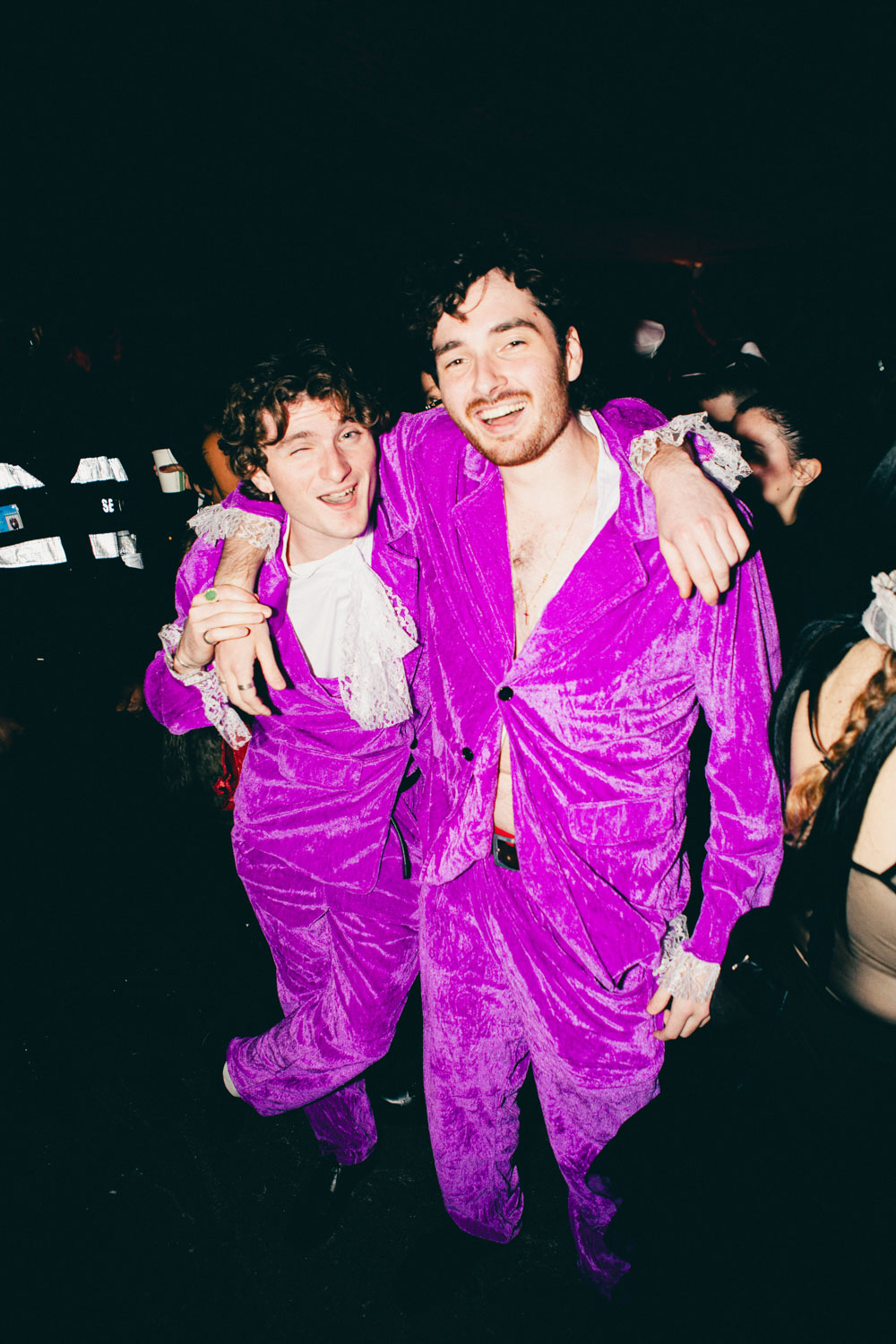 EliseShauna_HOWLOWEEN-12_qxcyo4