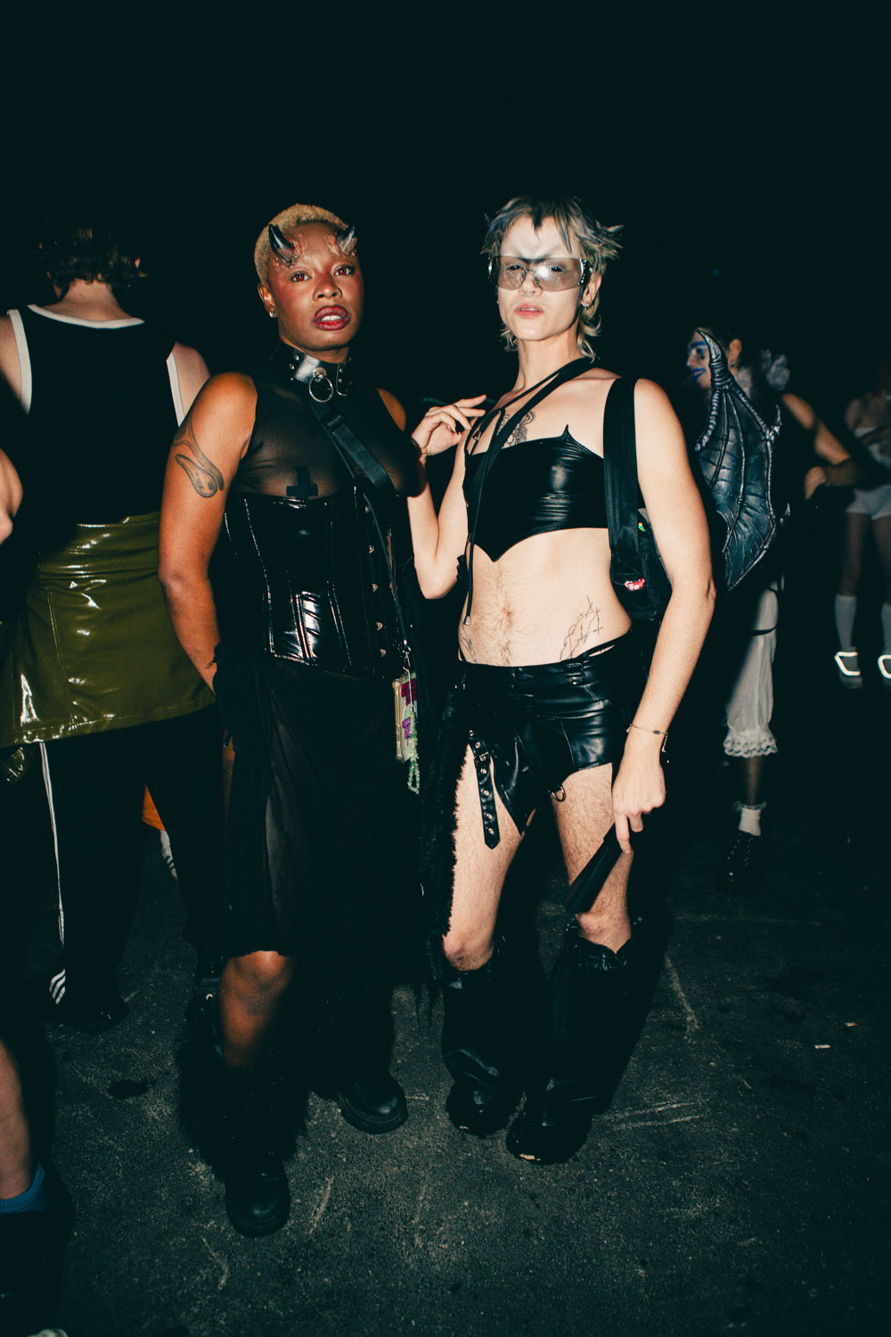 EliseShauna_HOWLOWEEN-13_j4ivcd