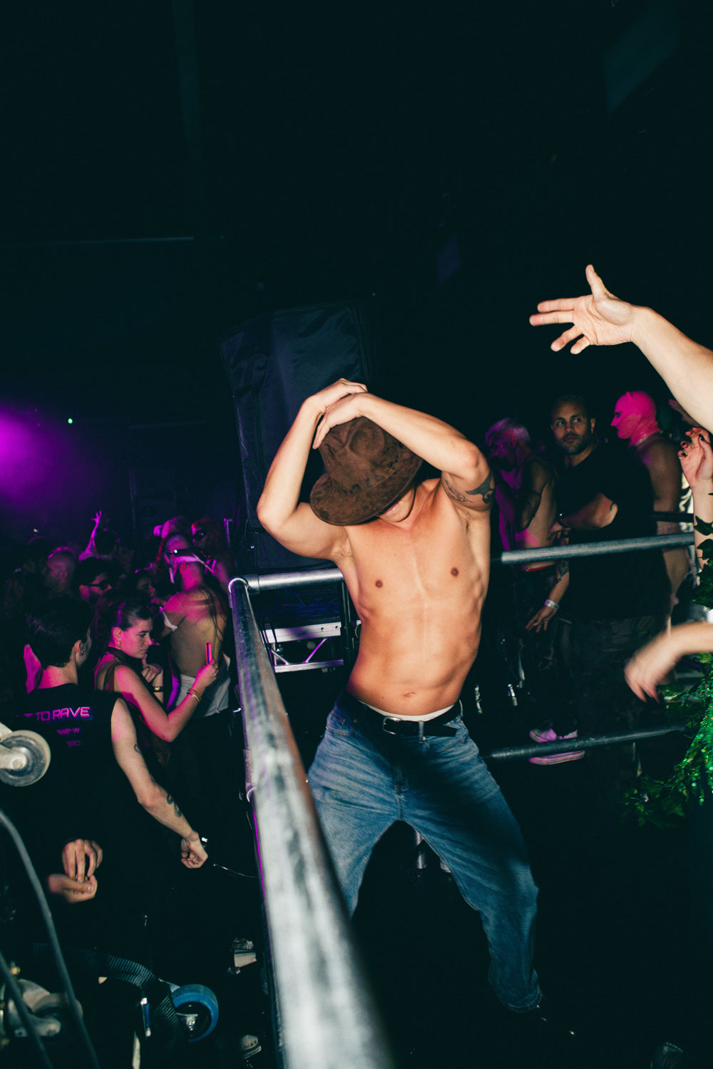 EliseShauna_HOWLOWEEN-19_blw9cf