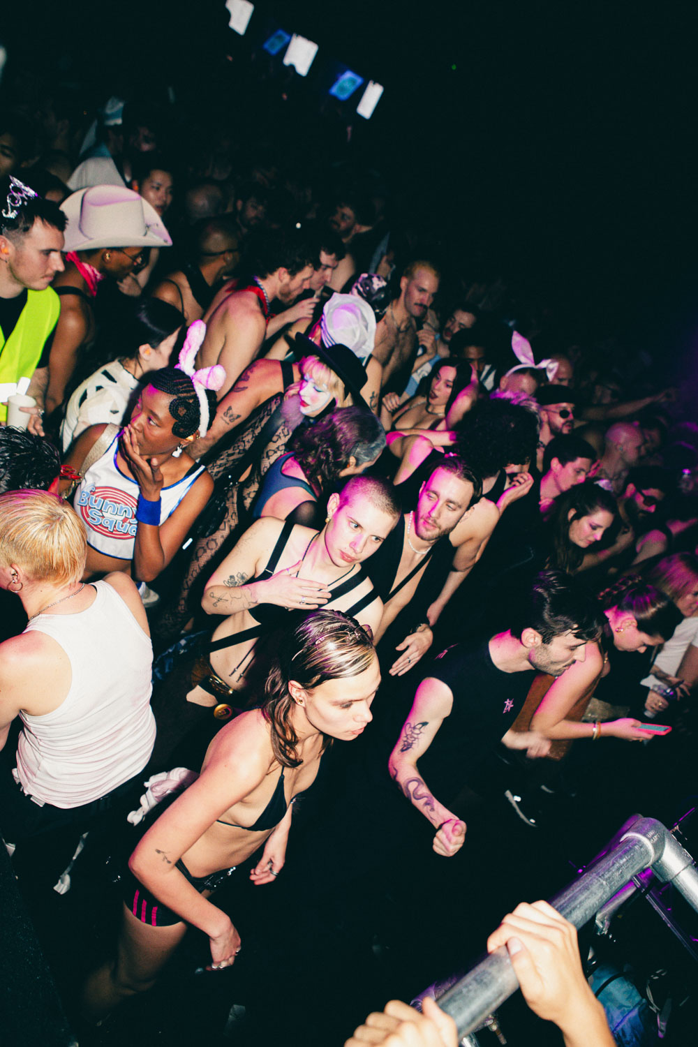 EliseShauna_HOWLOWEEN-20_uqynhl