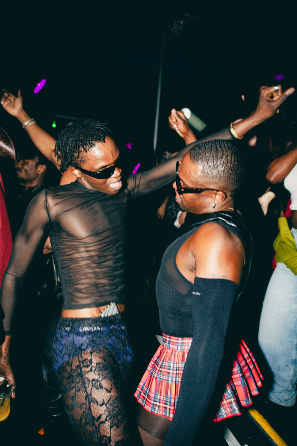 EliseShauna_HOWLOWEEN-26_xuxrht