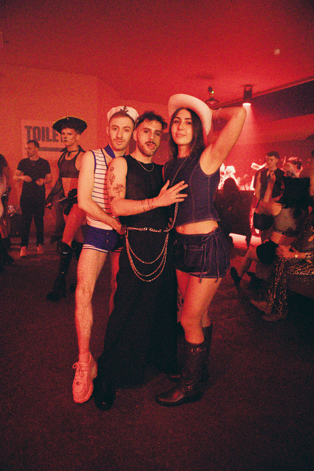 EliseShauna_HOWLOWEEN-95_tkjuty