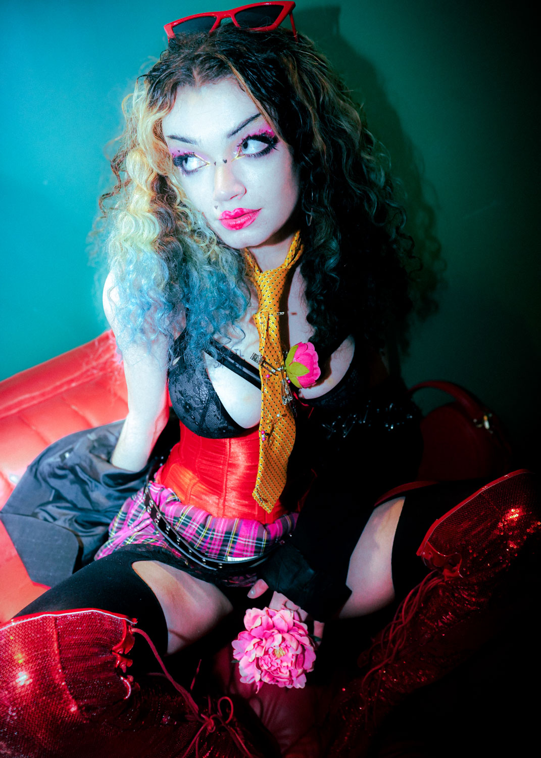 HOWL_LoveBall02_LilyMaguire_ADSC02108_jsg8cq