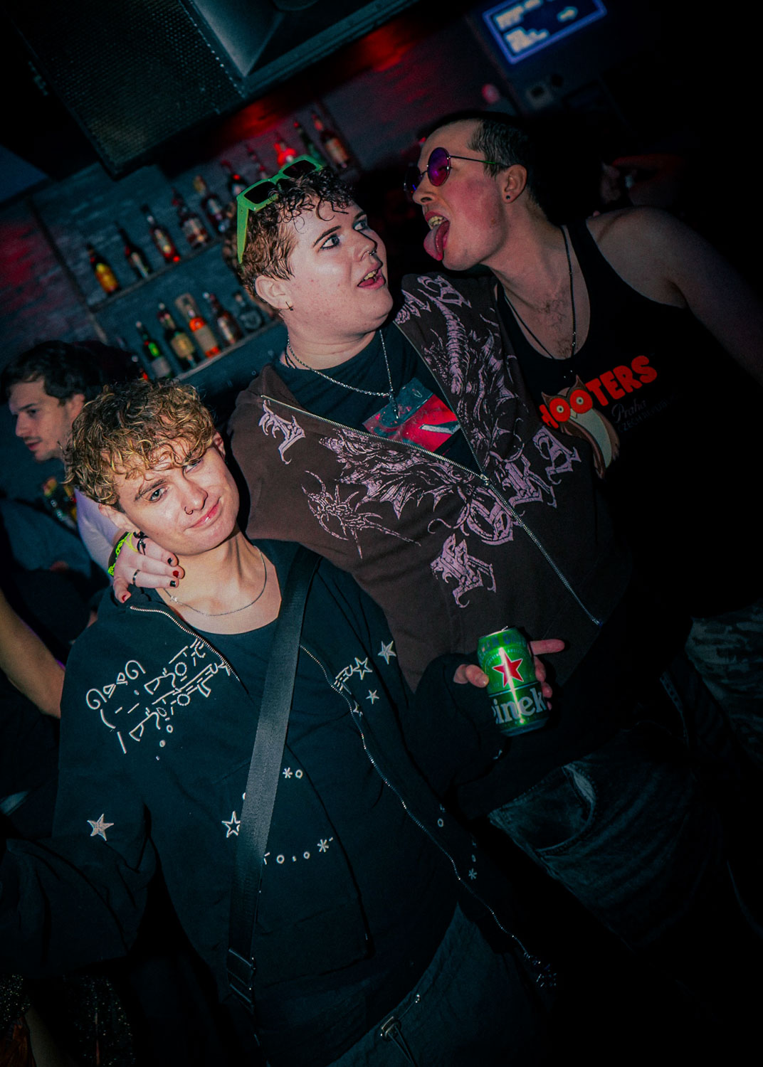 HOWL_LoveBall02_LilyMaguire_DSC00741_lpapfn