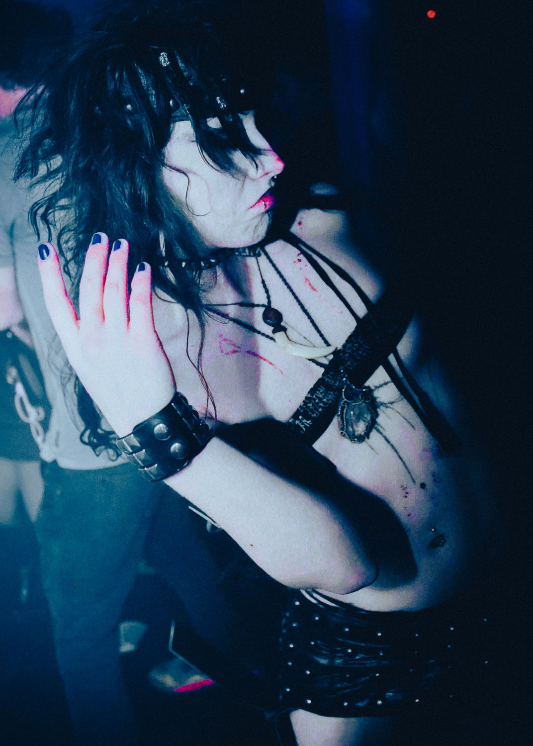 HOWL_LoveBall02_LilyMaguire_DSC00974_pnlz5b