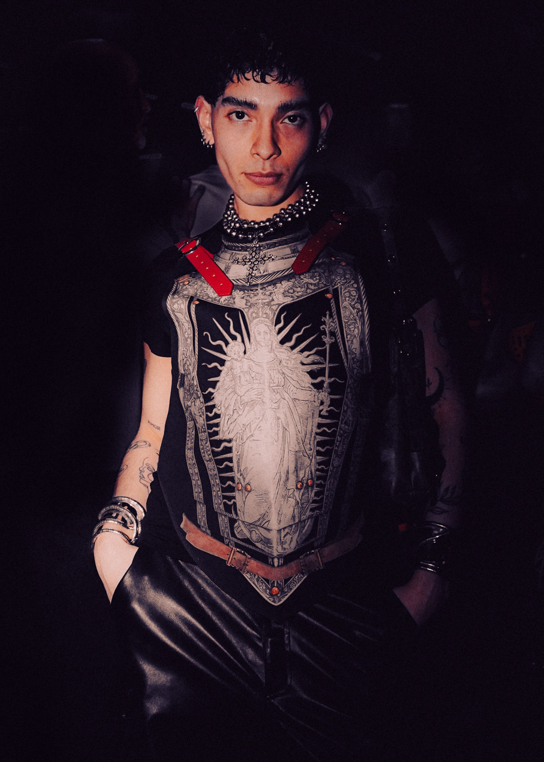 HOWL_LoveBall02_LilyMaguire_DSC01058_btlr2p