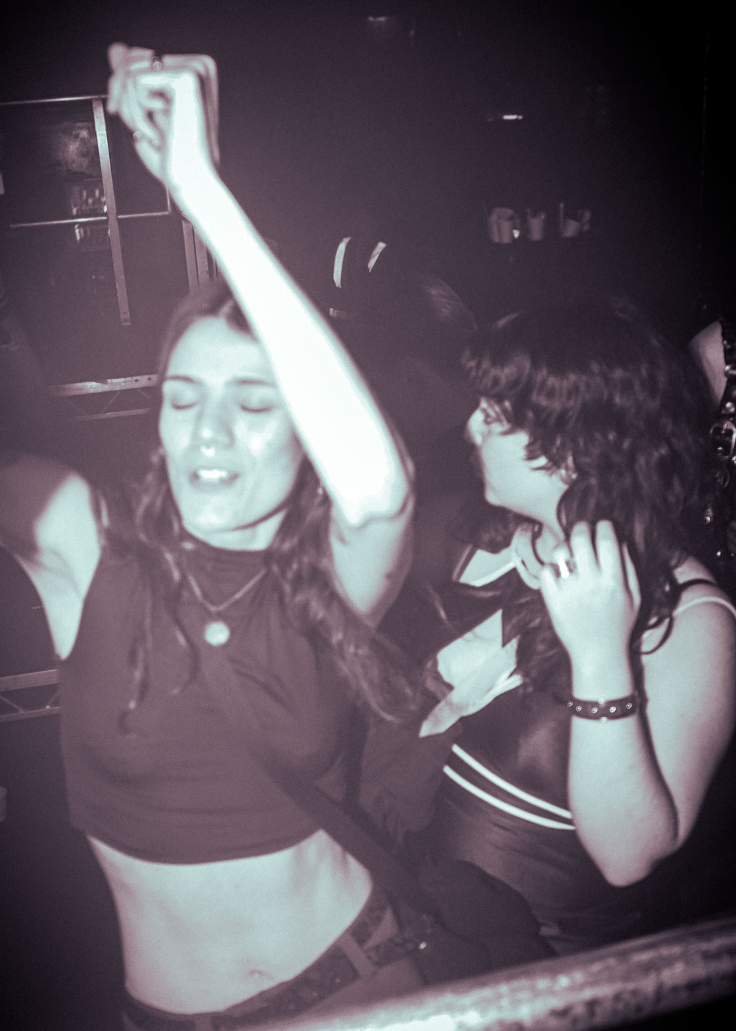HOWL_LoveBall02_LilyMaguire_DSC01799_b8wf1l