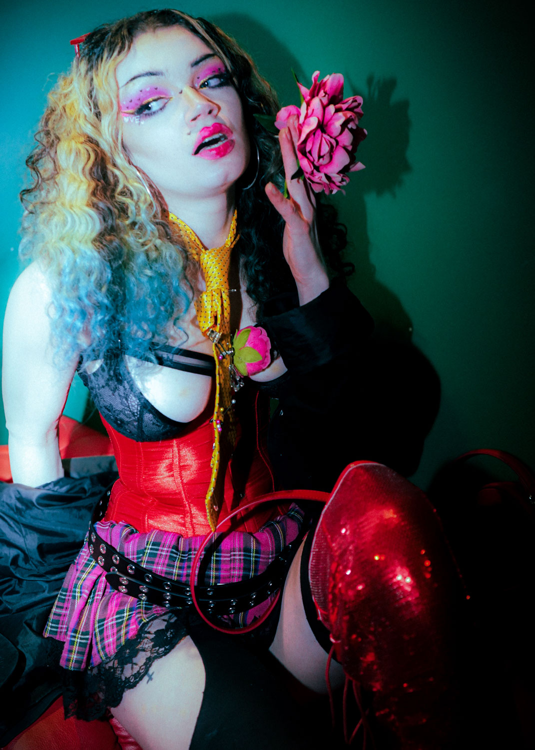 HOWL_LoveBall02_LilyMaguire_DSC02096_i67umm