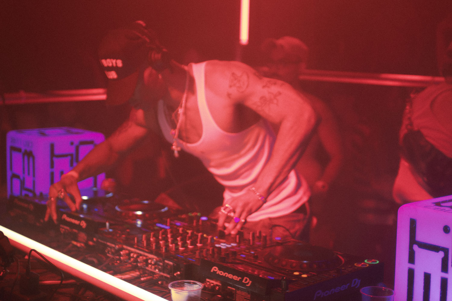 howlrave25_jennydaianaguidi_255_s5x0uu