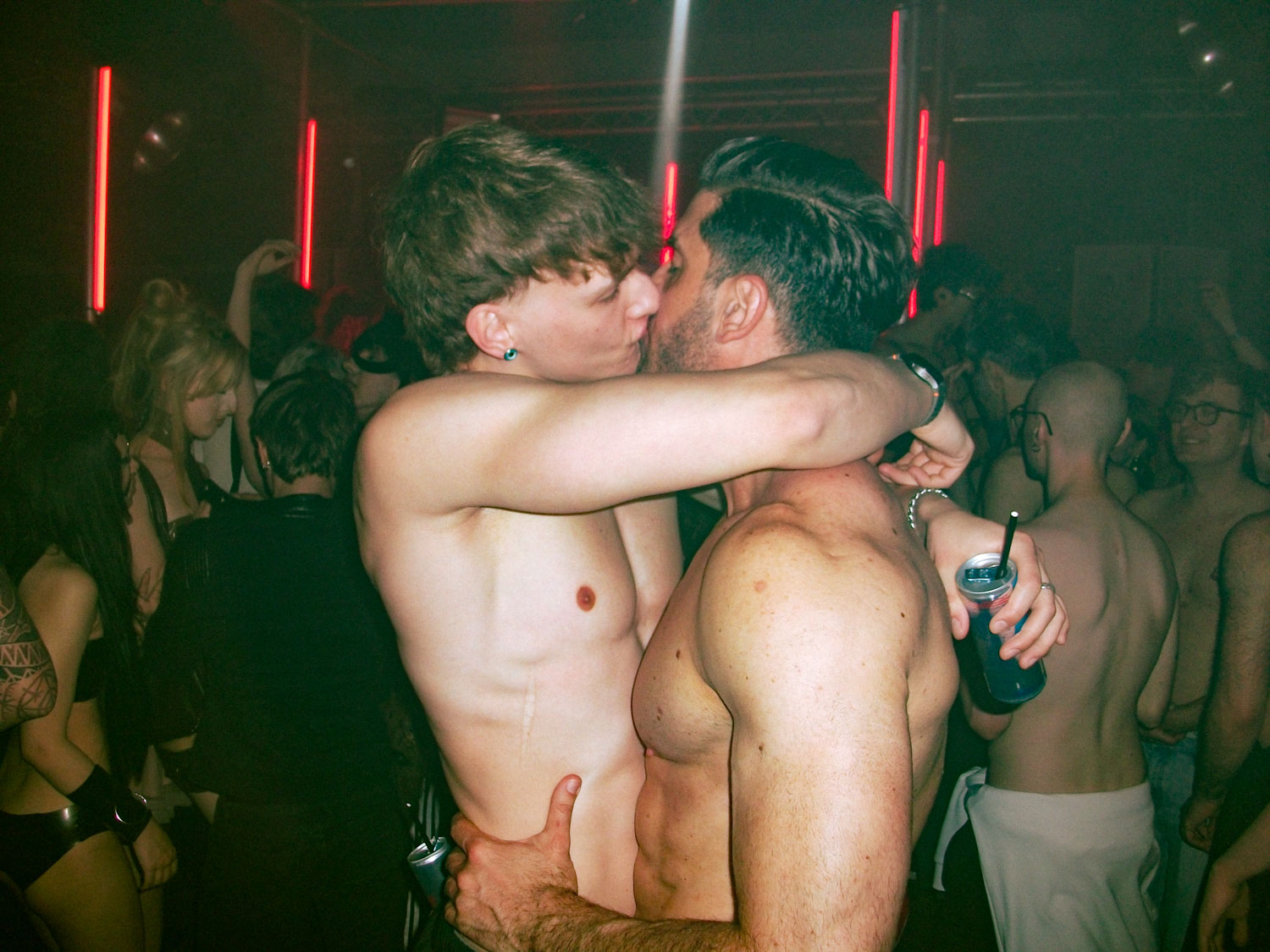 howlrave25_jennydaianaguidi_533_pjwgbc