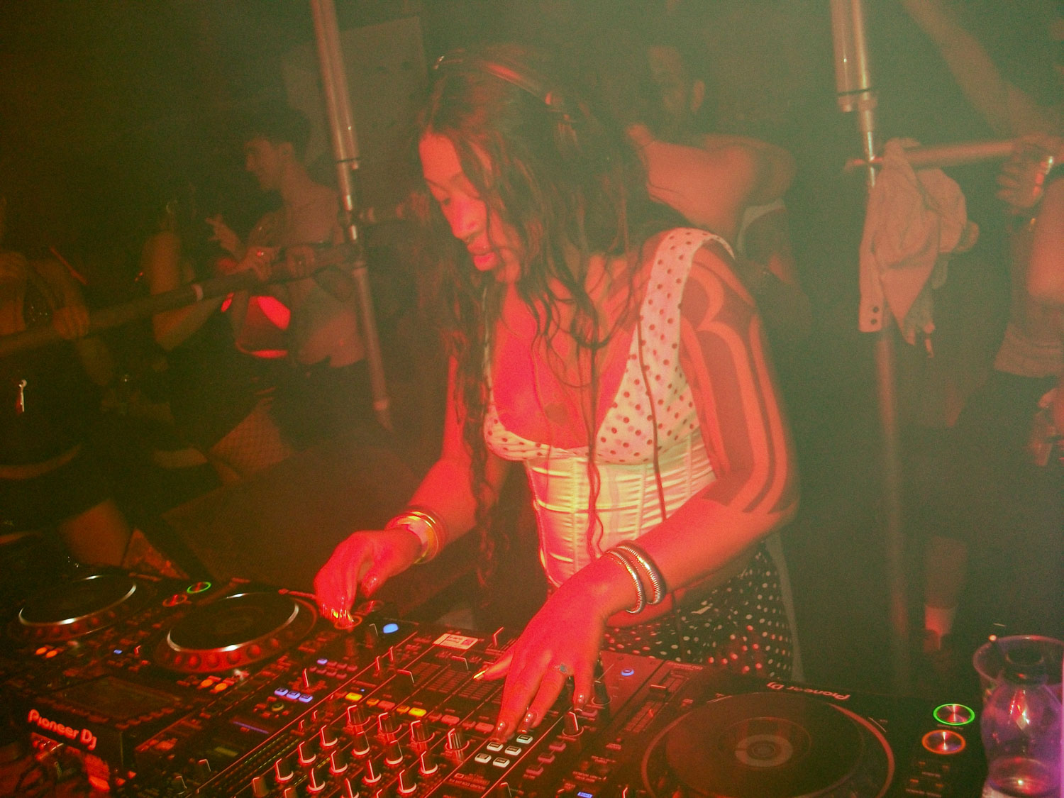 howlrave25_jennydaianaguidi_580_ekmyou