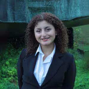 Ecem Nur Toplar