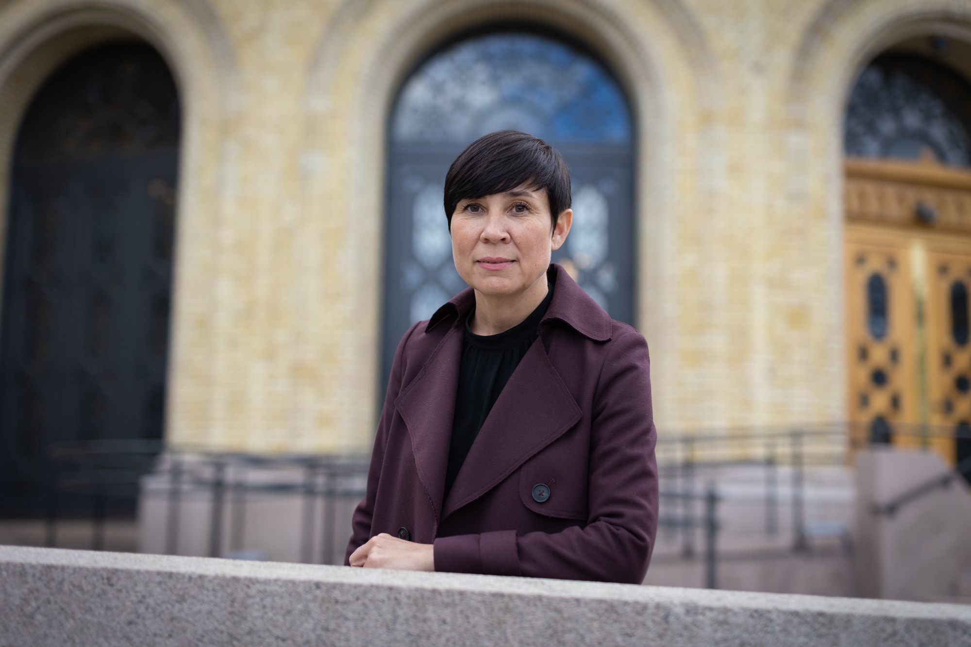 Ine utenfor Stortinget