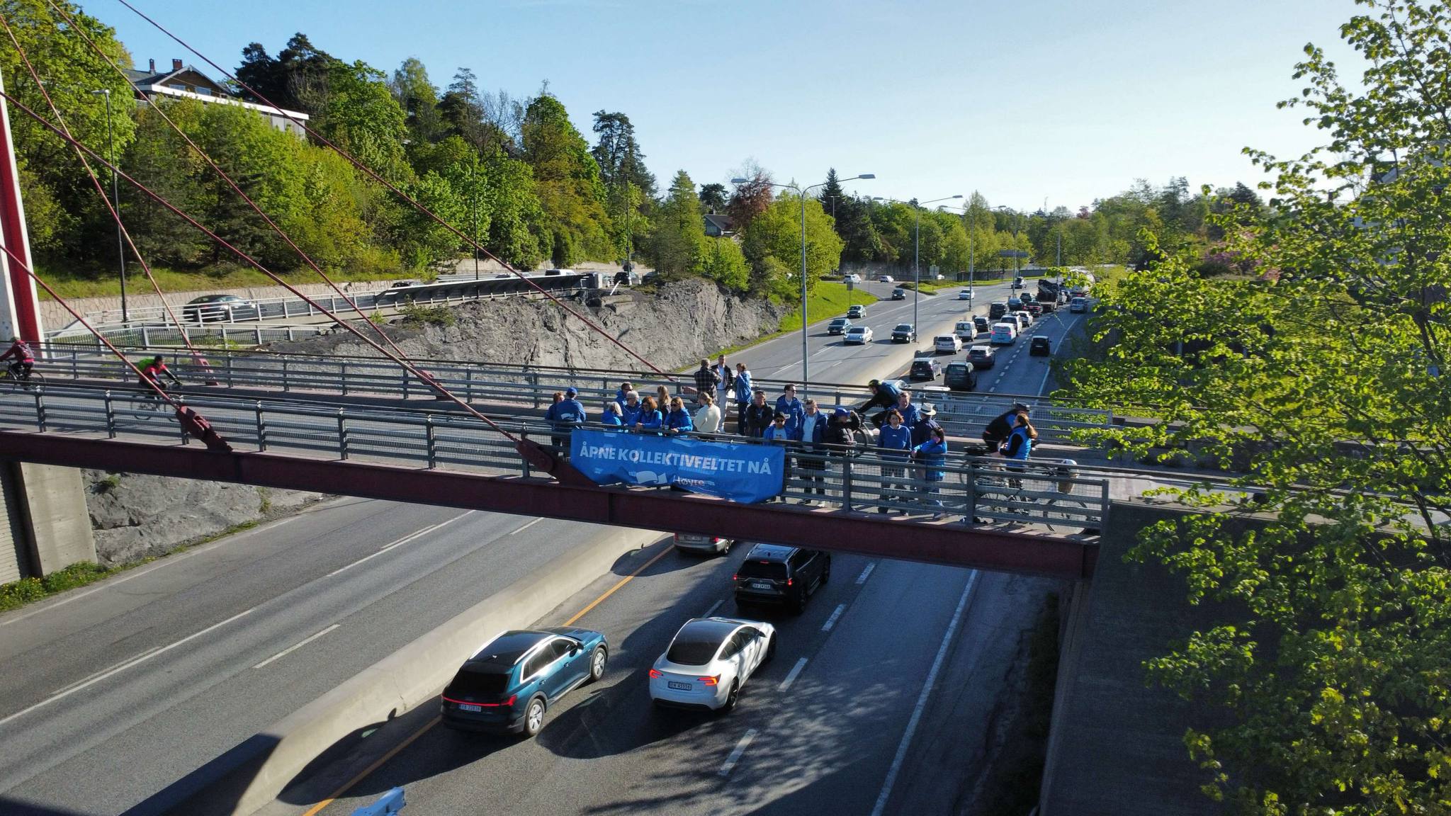 Tirsdag demonstrerte Høyre-politikerne i morgenrushet på E18.