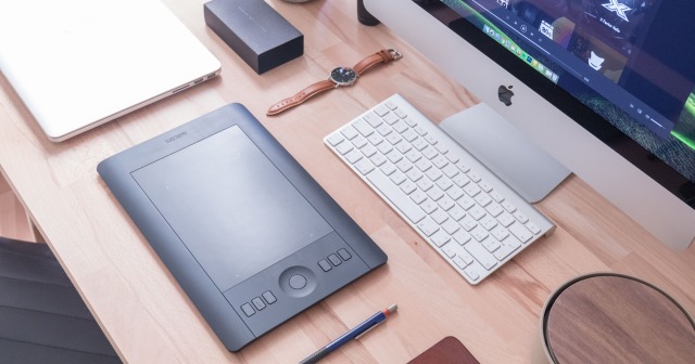 Now there's a nice little desktop setup
