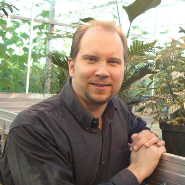 Peter Isaacson