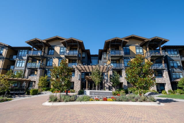 Tsawwassen Springs Apartments