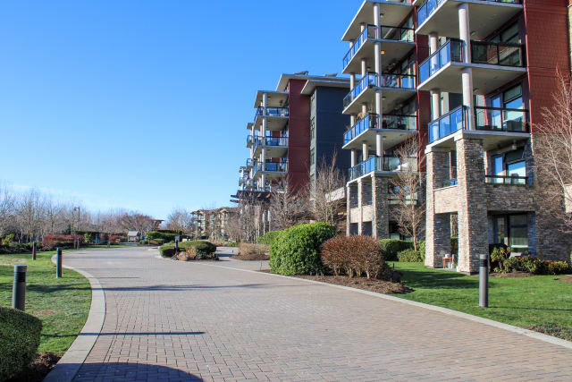 Tsawwassen Springs Apartments