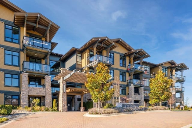 Tsawwassen Springs Apartments