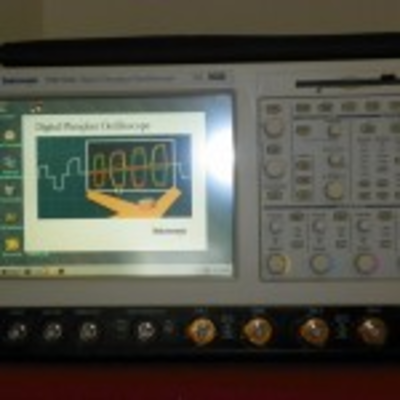 Osc tds 7104 1ghz 10gs s w opt3m passes self tests self calibration 33125