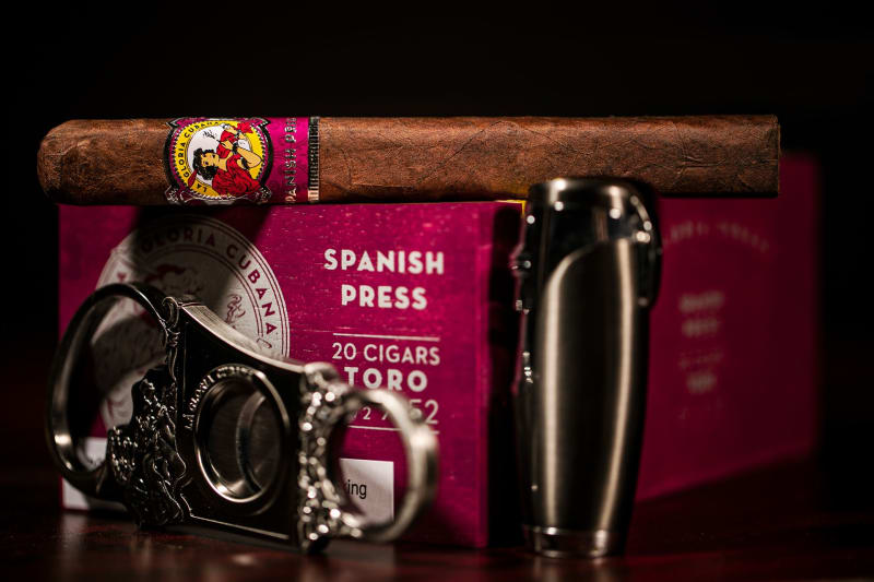 La Gloria Cubana Spanish Press header asset