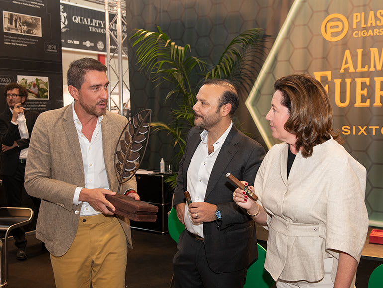 Plasencia Honors International Retailer of the Year Image