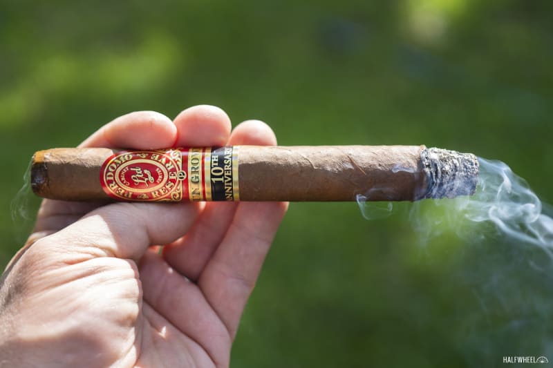 Perdomo Reserve 10th Anniversary Box-Pressed Sun Grown Churchill Image