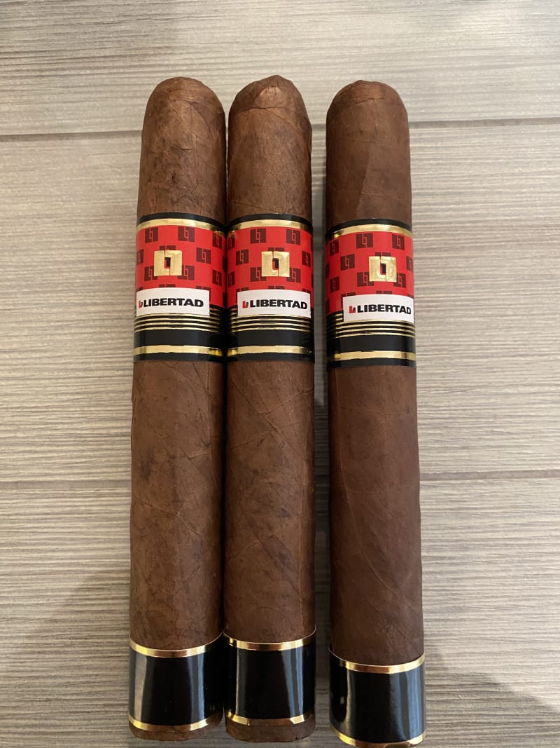 12A7DB26 FEEF 4081 8216 064420465858 v2