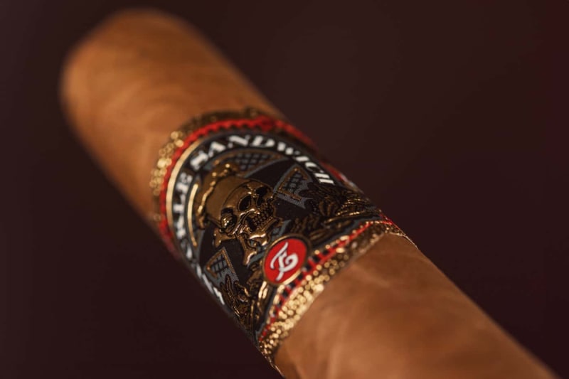 Knuckle Sandwich Connecticut Robusto J Image