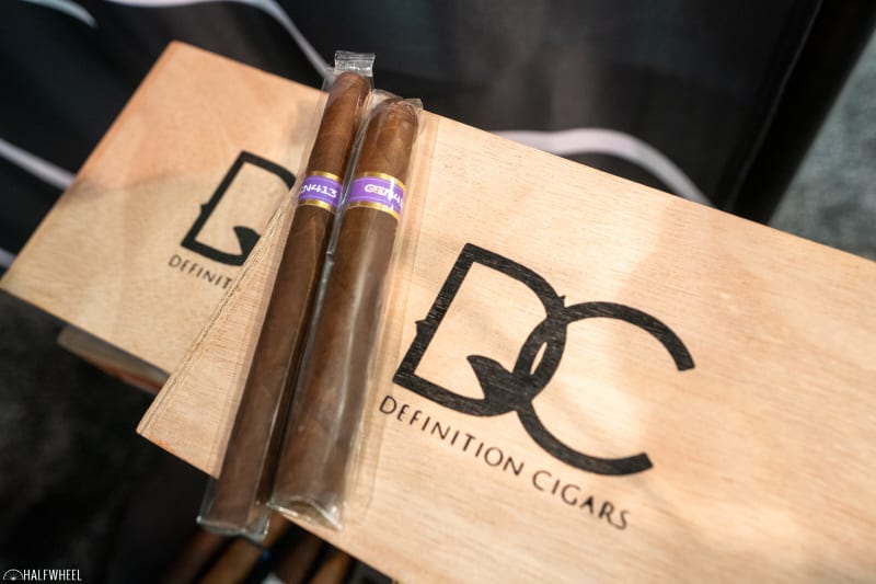 Definition Shipping GEN413 Lancero & Toro Image