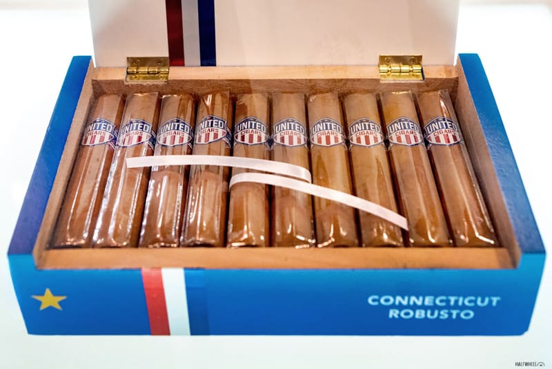 United Connecticut, La Gianna Havana 30th Anniversary Begin Shipping Image