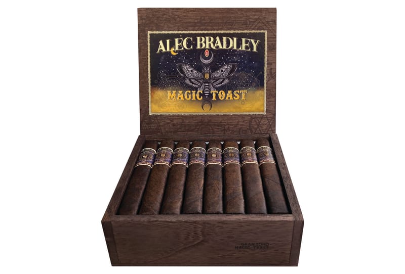 Alec Bradley Ships Magic Toast Box Pressed Gran Toro Image