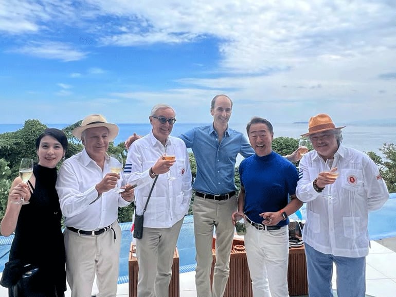 Puros By The Sea  Image