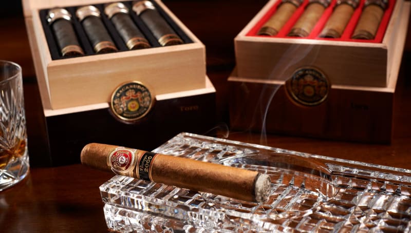 Macanudo Vintage 2000 header asset