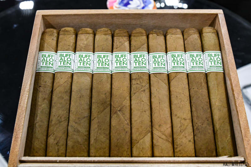 El Artista Ships Buffalo TEN Connecticut, The Slugger Robusto Image