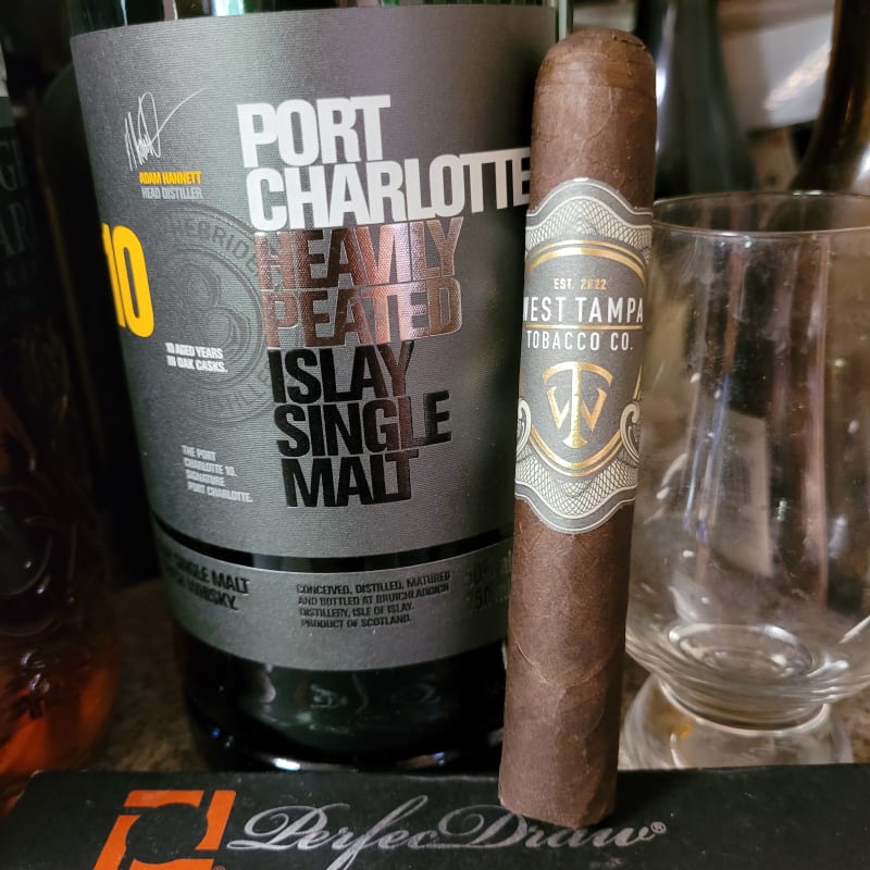 West Tampa Tobacco Company Black Robusto 2