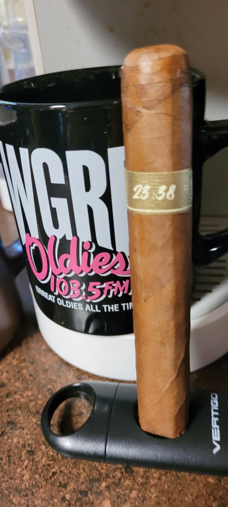 Caldwell 22 Minutes To Midnight Habano d Or (3)