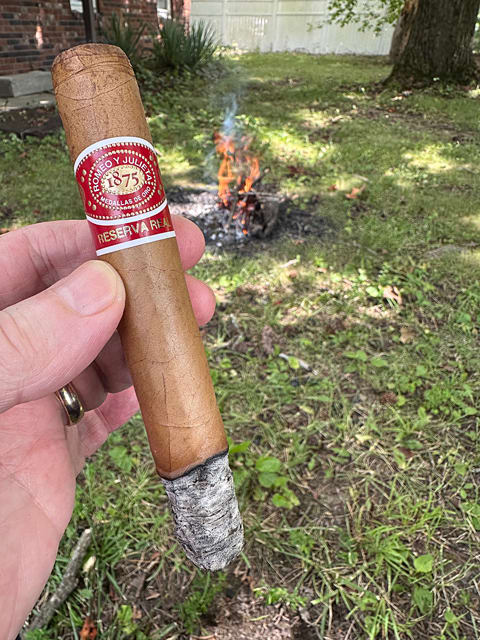 RyJ Reserva Real Toro