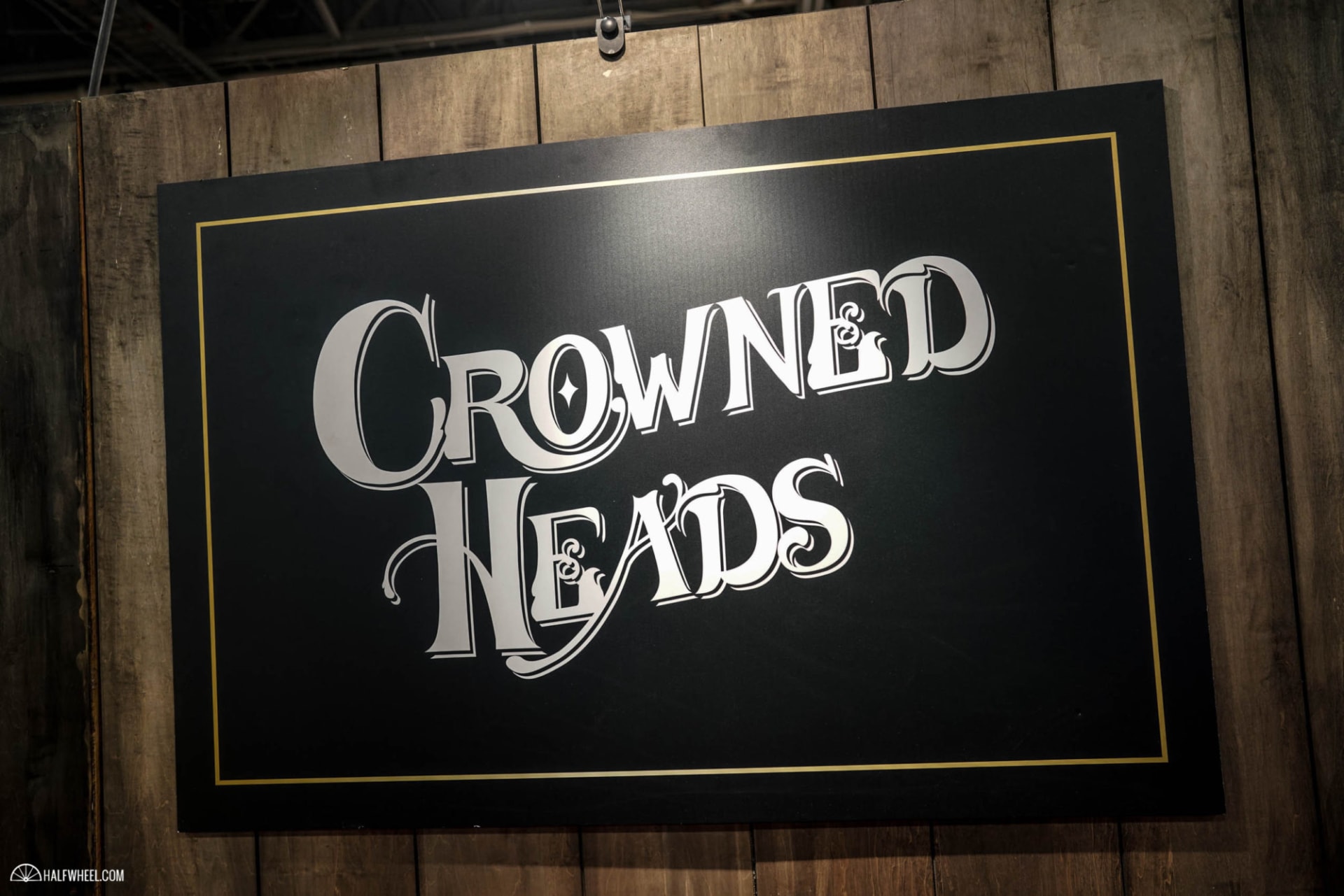 Crowned Heads Plans Four Kicks Capa Especial Featured Image