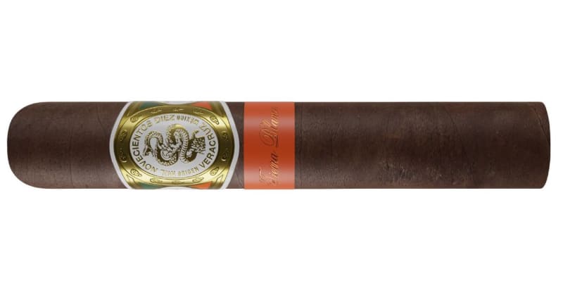 Casa 1910 Introduces Tierra Blanca Robusto at PCA 2024 | Cigar News Image