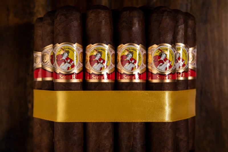 La Gloria Cubana Serie R header asset