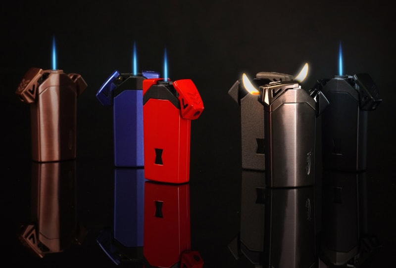 Vector Guardian Combines Torch and Soft Flame in Pocket-Friendly Lighter Image