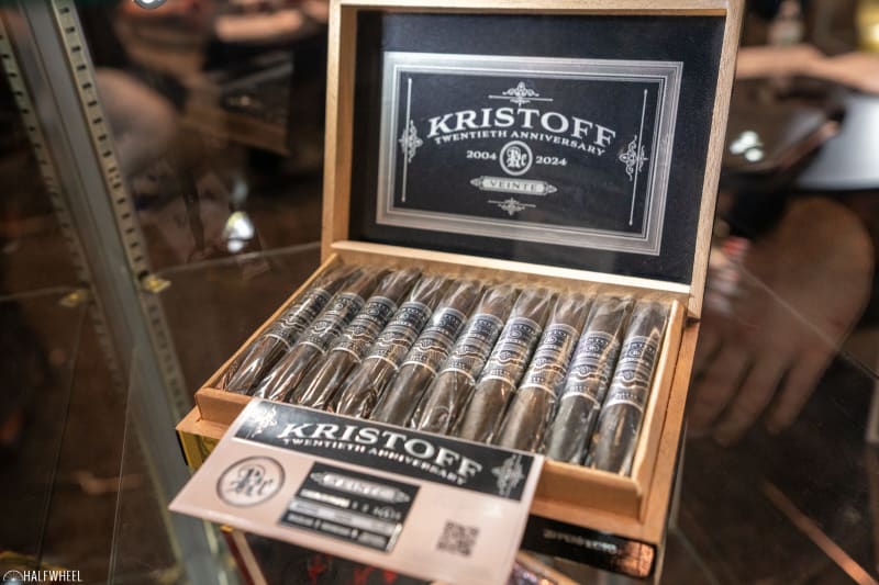 Kristoff Twentieth Anniversary, PCA 2024 Exclusive Begin Arriving in Stores Image