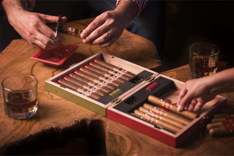 Joya de Nicaragua Creates Special Sling Puck Packaging Image