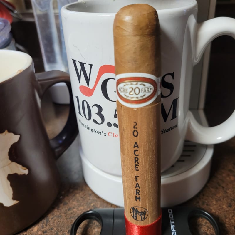 20 Acre Farm Robusto 1