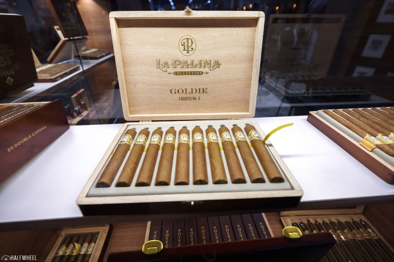 La Palina Ships Goldie Laguito No. 5 Series 2 Image