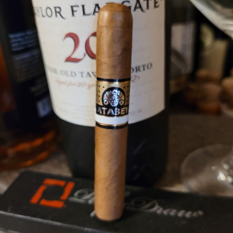 Atabey Hechizos Petit Corona 1